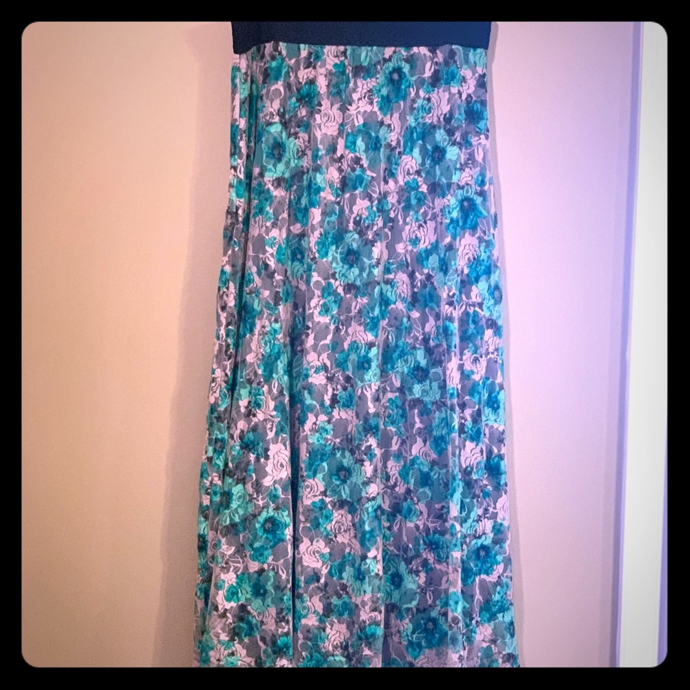 **5 for $15** beautiful green and rose maxi skirt